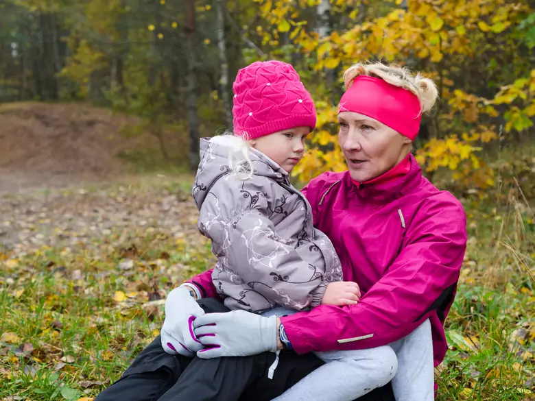 Babciu, dziadku – żyjcie nam sto lat! Ekspert podpowiada, jak dbać o zdrowie seniorów